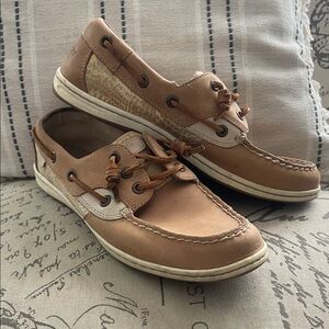 Sperry women’s size 8 (more like 7) Light Brown Boat Shoes